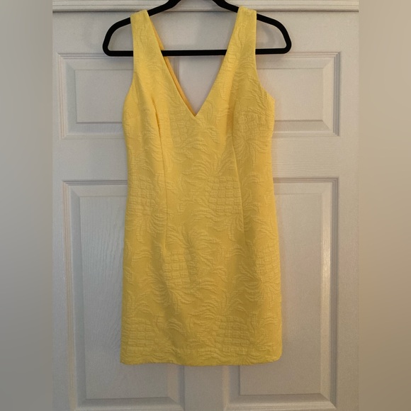 Lilly Pulitzer Dresses & Skirts - Lilly Pulitzer yellow pineapple dress.